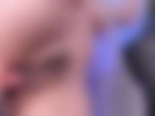 emma-white001's Live Sex Cam Show