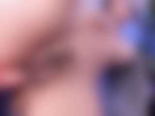 emma-white001's Live Sex Cam Show