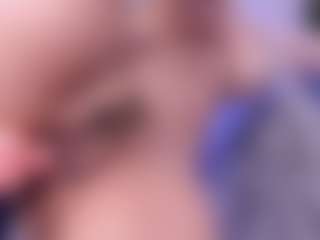 emma-white001's Live Sex Cam Show