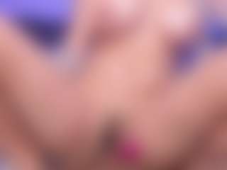 emma-white001's Live Sex Cam Show