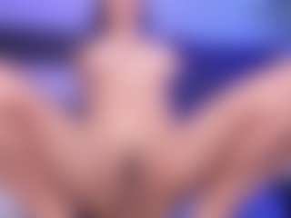 emma-white001's Live Sex Cam Show