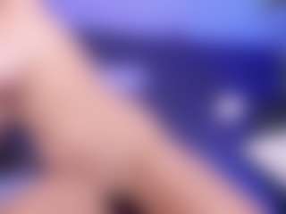 emma-white001's Live Sex Cam Show