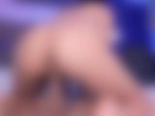 emma-white001's Live Sex Cam Show