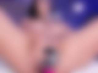 emma-white001's Live Sex Cam Show