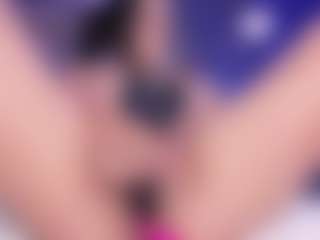 emma-white001's Live Sex Cam Show