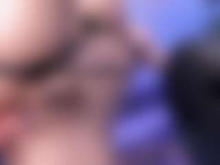 emma-white001's Live Sex Cam Show
