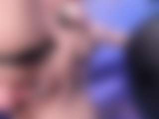 emma-white001's Live Sex Cam Show