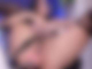 emma-white001's Live Sex Cam Show