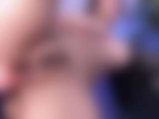 emma-white001's Live Sex Cam Show