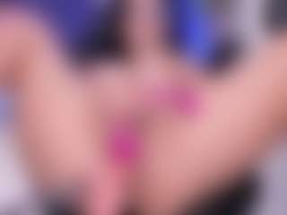 emma-white001's Live Sex Cam Show