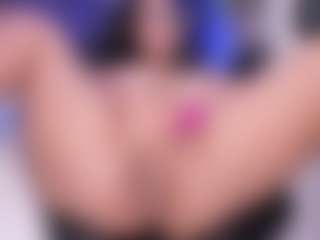 emma-white001's Live Sex Cam Show