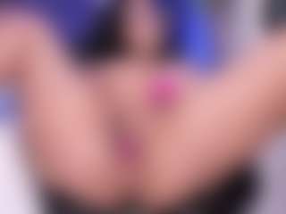 emma-white001's Live Sex Cam Show