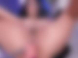 emma-white001's Live Sex Cam Show