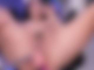 emma-white001's Live Sex Cam Show