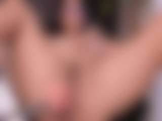 emma-white001's Live Sex Cam Show
