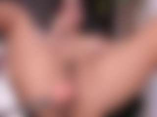 emma-white001's Live Sex Cam Show
