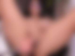 emma-white001's Live Sex Cam Show