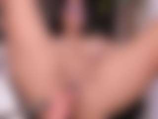 emma-white001's Live Sex Cam Show