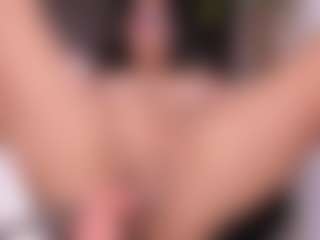 emma-white001's Live Sex Cam Show