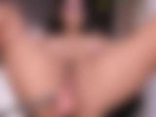 emma-white001's Live Sex Cam Show