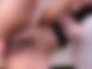 emma-white001's Live Sex Cam Show