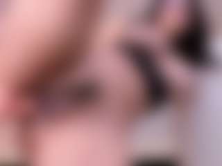 emma-white001's Live Sex Cam Show
