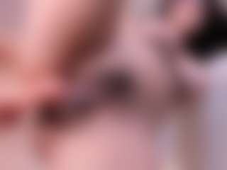 emma-white001's Live Sex Cam Show