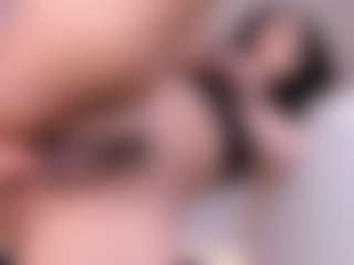 emma-white001's Live Sex Cam Show