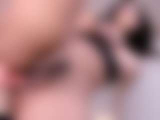 emma-white001's Live Sex Cam Show