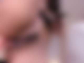 emma-white001's Live Sex Cam Show