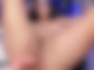 emma-white001's Live Sex Cam Show