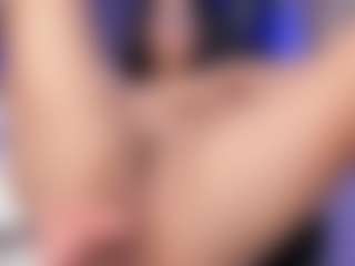 emma-white001's Live Sex Cam Show