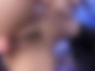 emma-white001's Live Sex Cam Show