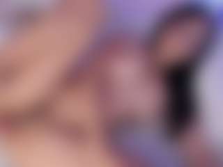 emma-white001's Live Sex Cam Show