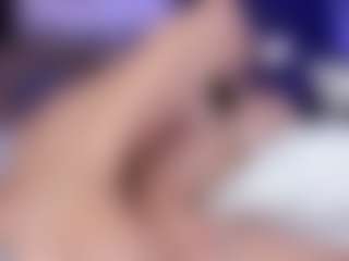 Live cam show with emma-white001 - Bedroom on chickslive.net