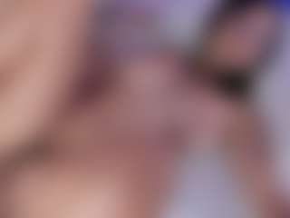 emma-white001's Live Sex Cam Show