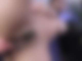 Live cam show with emma-white001 - Bedroom on Sweet Sext