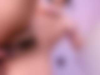 Live cam show with emma-white001 - Bedroom on camtv