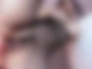 emma-white001's Live Sex Cam Show