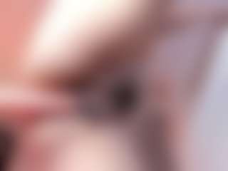emma-white001's Live Sex Cam Show