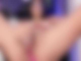 emma-white001's Live Sex Cam Show