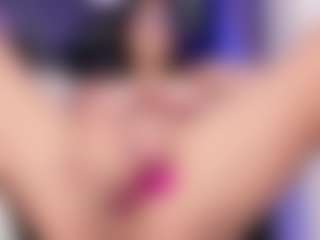 emma-white001's Live Sex Cam Show