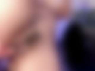 Live cam show with emma-white001 - White Curvy on madthumbs | colombia