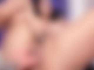 emma-white001's Live Sex Cam Show