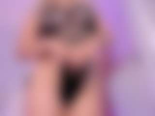 emma-white001's Live Sex Cam Show