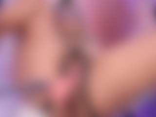 emma-white001's Live Sex Cam Show