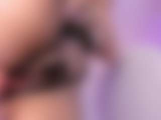 emma-white001's Live Sex Cam Show