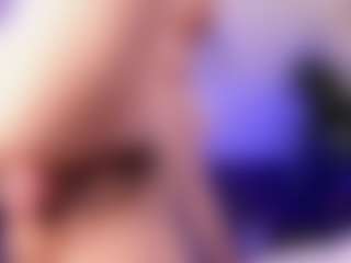 emma-white001's Live Sex Cam Show