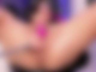 emma-white001's Live Sex Cam Show
