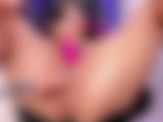 emma-white001's Live Sex Cam Show